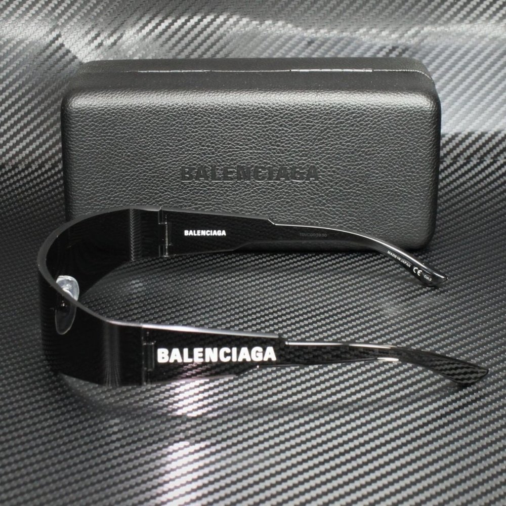 Balenciaga Unisex Black and Grey Sunglasses! Used once. Just like new - Picture 3 of 4